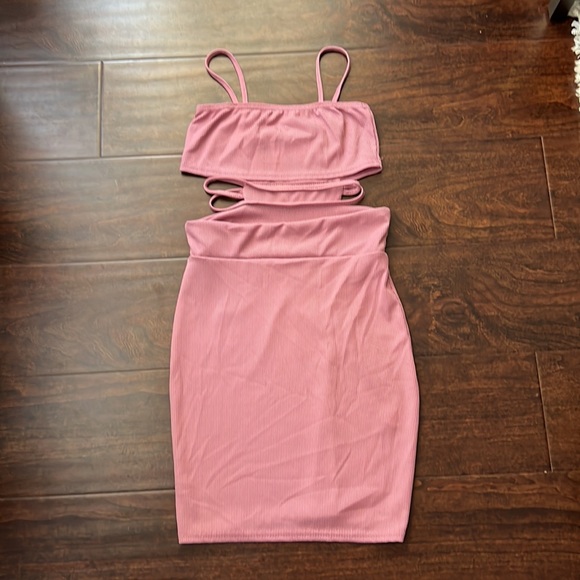 Pretty Little Thing Mauve Ribbed Strappy Cutout Bodycon Dress - Picture 2 of 7